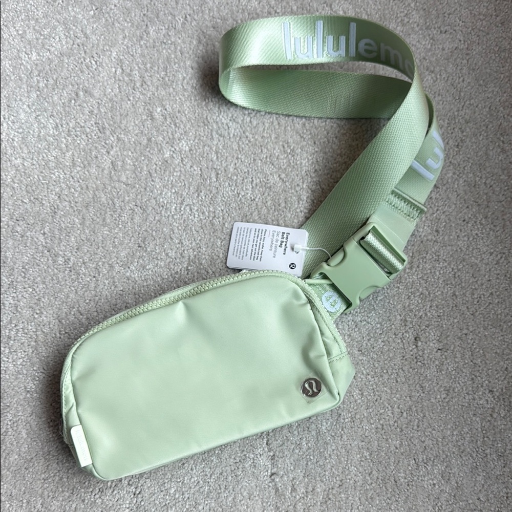 Lululemon Kohlrabi Green Mint Green Belt Bag